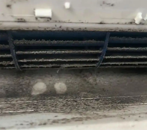 丹寨空调吹的风有股烧焦味是怎么回事